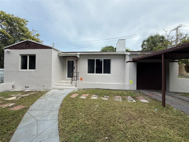 Building Photo - 586 NW 48th St Unit 2