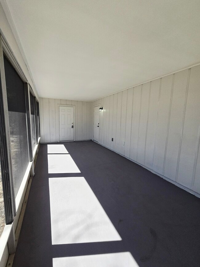 Photo - 843 42nd St S