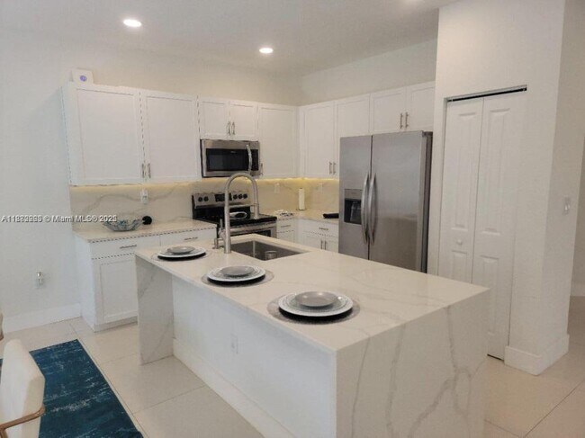 Building Photo - 4 bedroom in Miami Gardens FL 33179 Rental