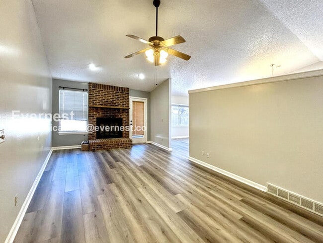 Photo - 2650 Cornwall Ct