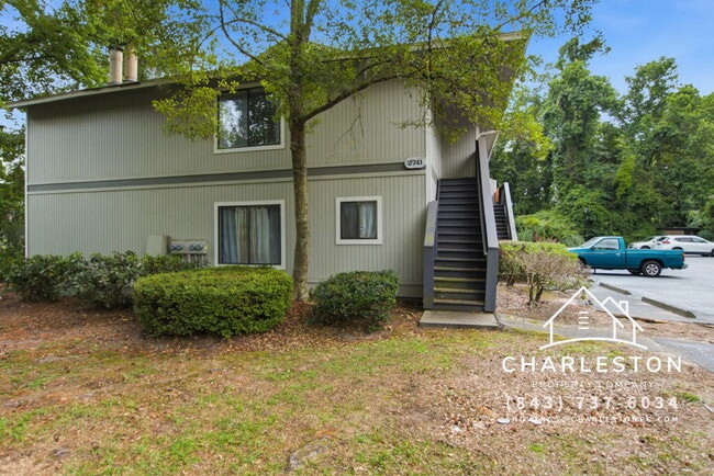 Building Photo - 2741 Jobee Dr Unit 5