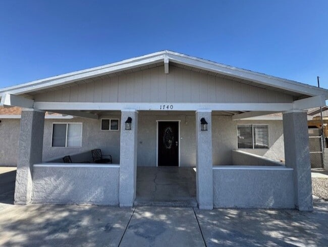Photo - 4BR plus Bonus Room, 4 BA incls  Fully Furnished Casita, Garage, Colorado River!!
