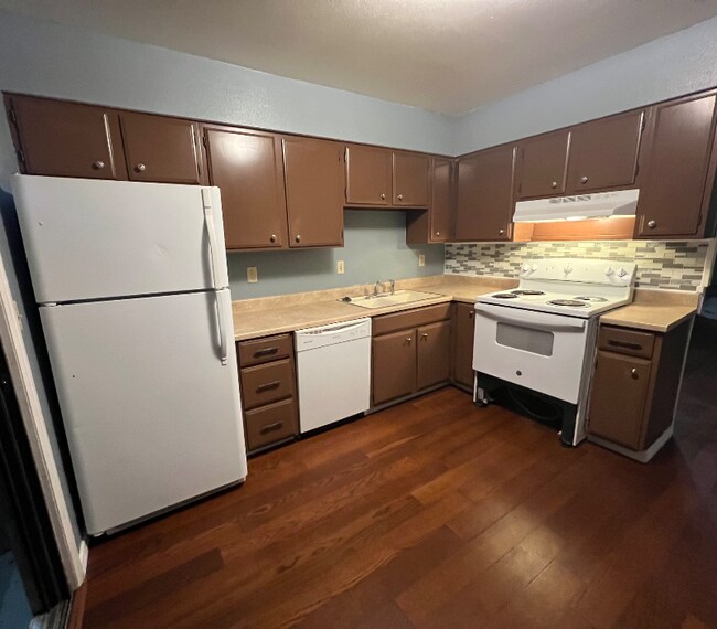 Photo - 44 Royal Crest Dr Apartment Unit A