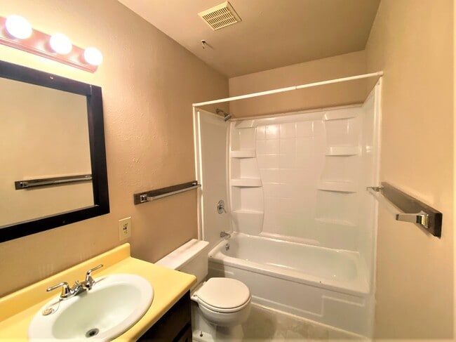 Photo - 26172 Center Dr