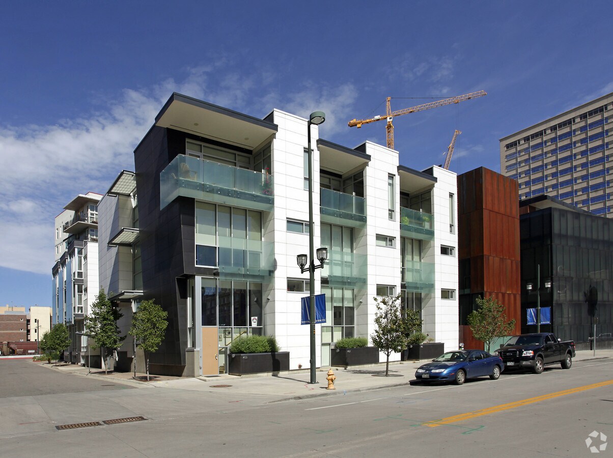 Primary Photo - 1467 Delgany St