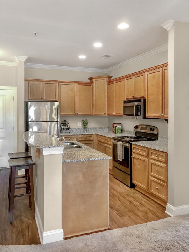 Plantation at Pleasant Ridge Apartments For Rent in Greensboro, NC