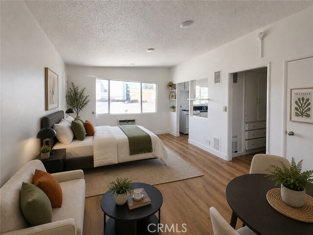 Building Photo - 6018 Hazelhurst Pl Unit 14