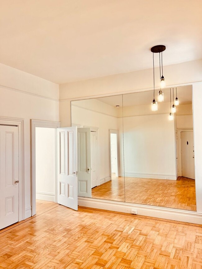 Photo - 2116-2118 Greenwich Street Unit 02