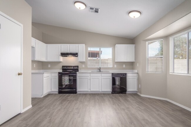 Photo - $500 Move-In Credit (ends 9/30) | Newly Remodeled 3BR w/ Pool