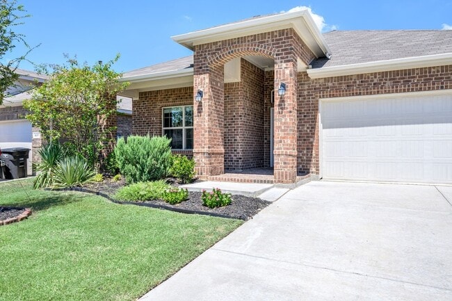 841 Blackhorse Trl