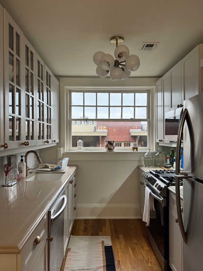 Building Photo - 266 11th St NE Unit 204