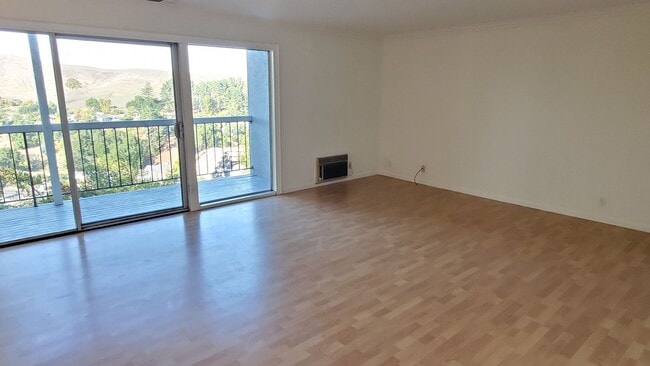 Photo - Spacious 2 Bedroom, 1 Bathroom Moraga Condo Unidad A