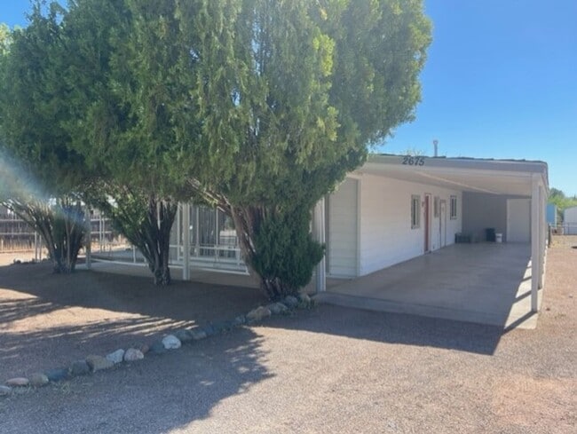 Building Photo - 2675 Sunset Dr