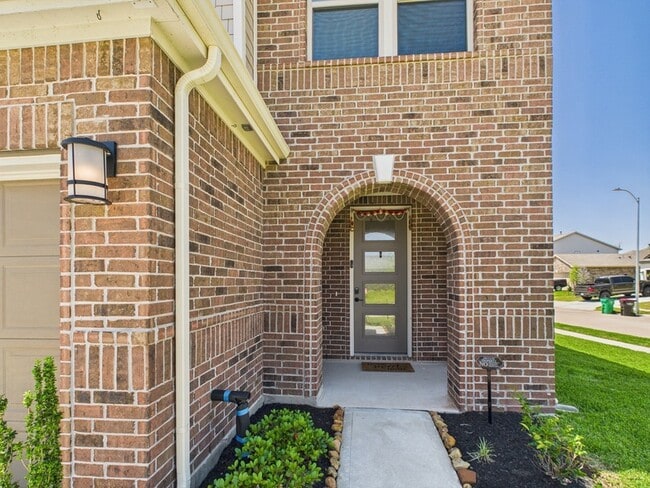 Photo - 15643 Fellswood Dr