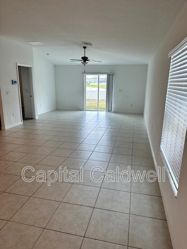 Photo - 5517 Blue Azure Dr