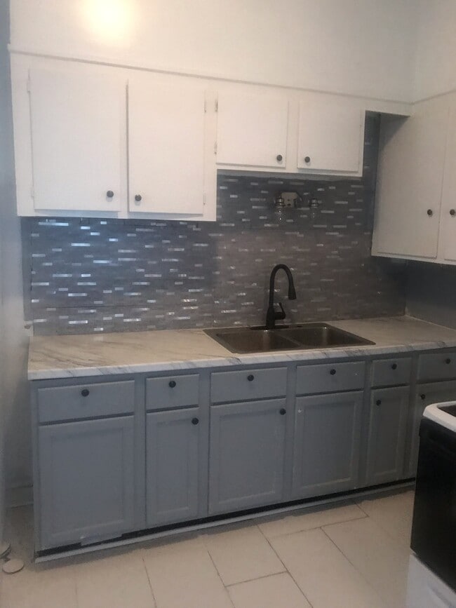 Photo - 940 Green St