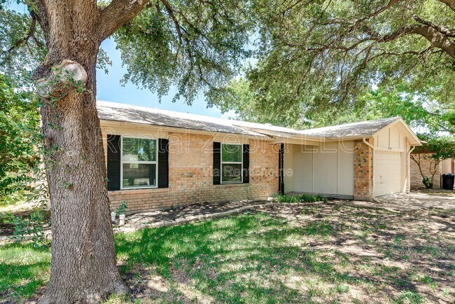 Building Photo - 7113 Edinburg Dr
