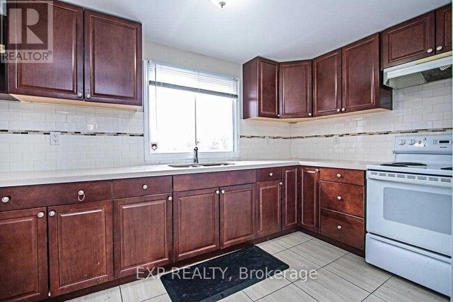 Photo - 540 Old Harwood Ave