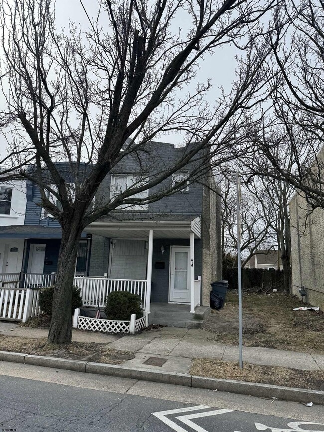 Photo - 614 N Ohio Ave House