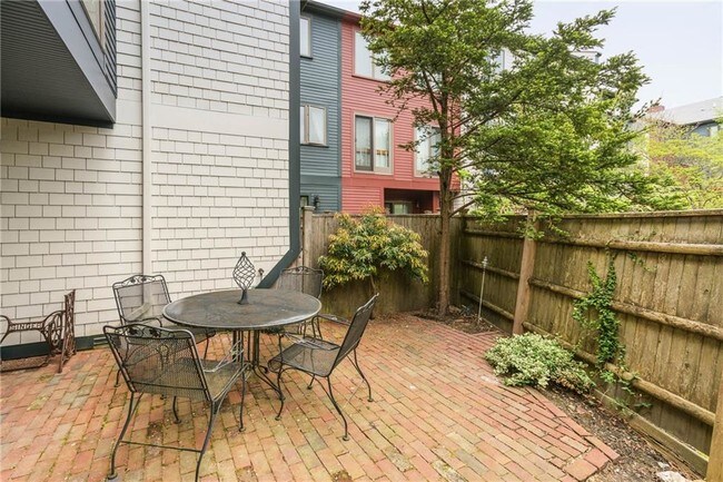 Photo - 319 Swans Wharf Row