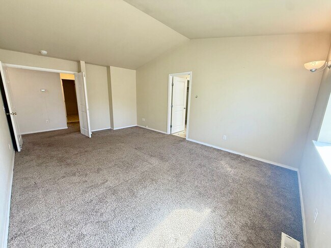 Photo - 3 Bedroom, 2 Bath Home Available!