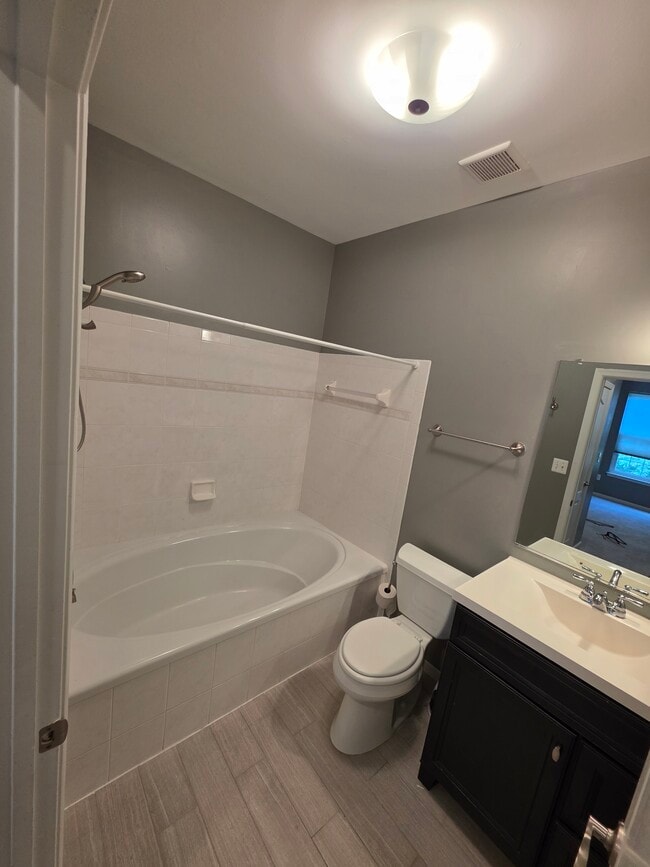 Building Photo - 43300 Marymount Ter Unit 300