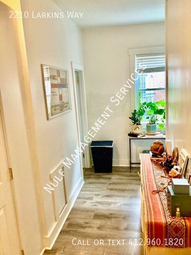 Photo - 2210 Larkins Wy