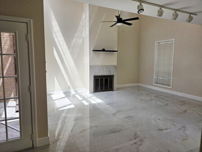 2323 Augusta Dr Unit 38