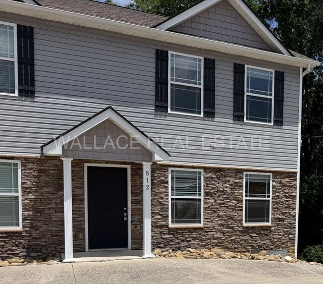 Building Photo - WEST KNOX CEDAR BLUFF AREA 2 BEDROOM 2.5 BATH TOWNHOUSE