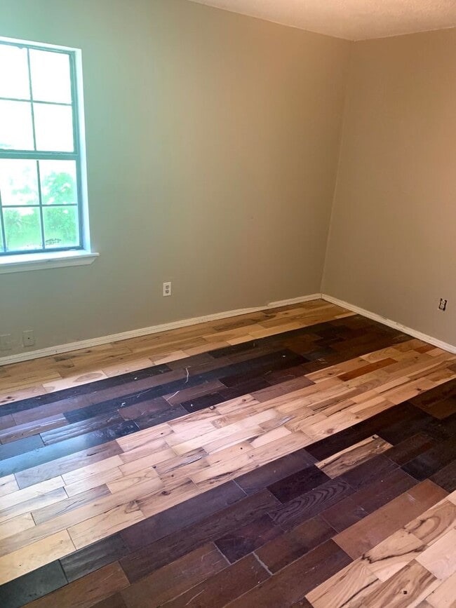 Photo - 2402 Taft St