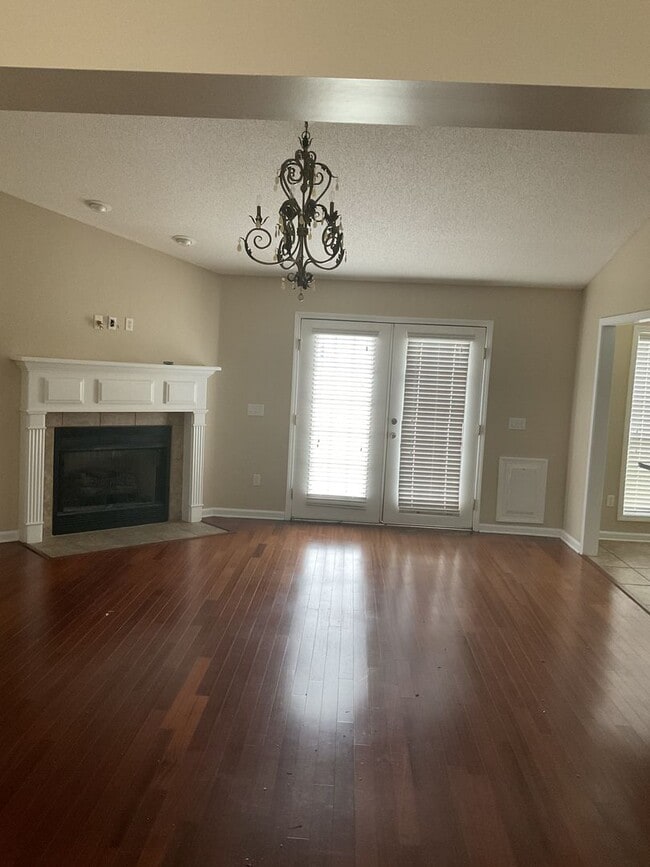 Building Photo - Windsor Garden Subdivision -