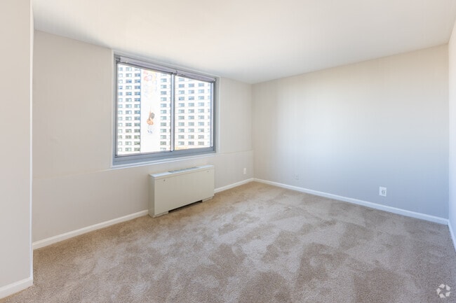 1BR, 1BA - 741SF - Bedroom
