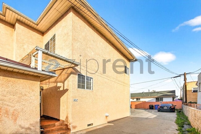 Photo - 1122 S Kingsley Dr