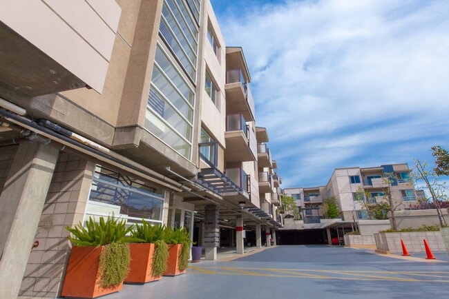 Building Photo - Cahuenga Place - 3400 Cahuenga Blvd West Rental