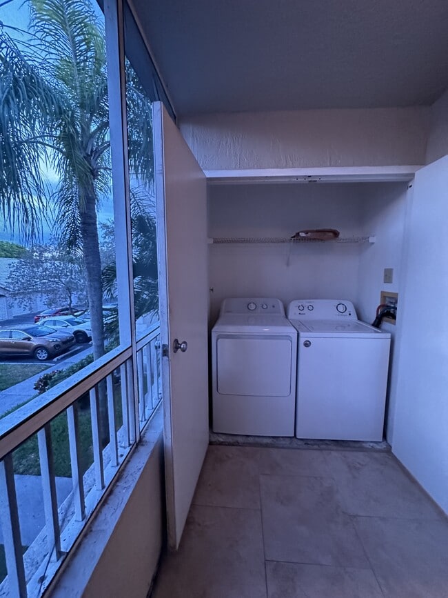 Photo - 2811 N Oakland Forest Dr Unit 209