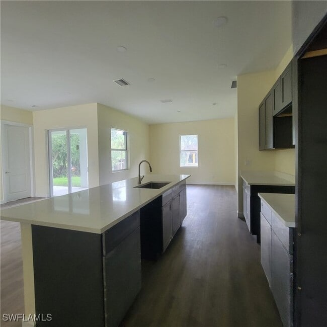 Photo - 1900 W 16th St