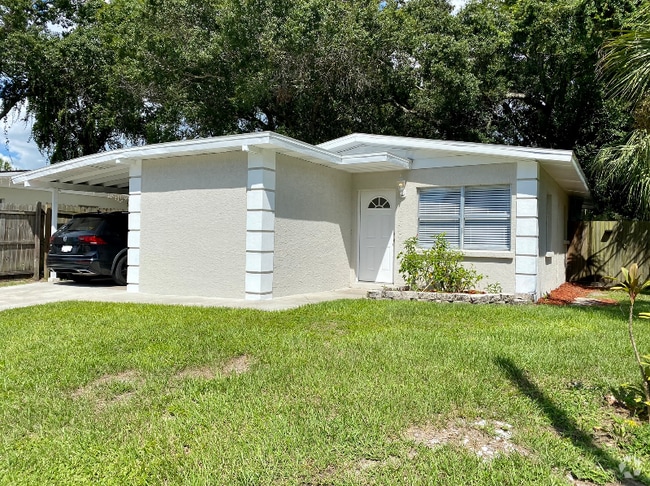 Building Photo - 2932 N Orange Ave Rental