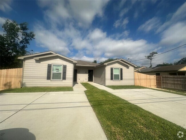 Building Photo - 1111 Maxine St Rental