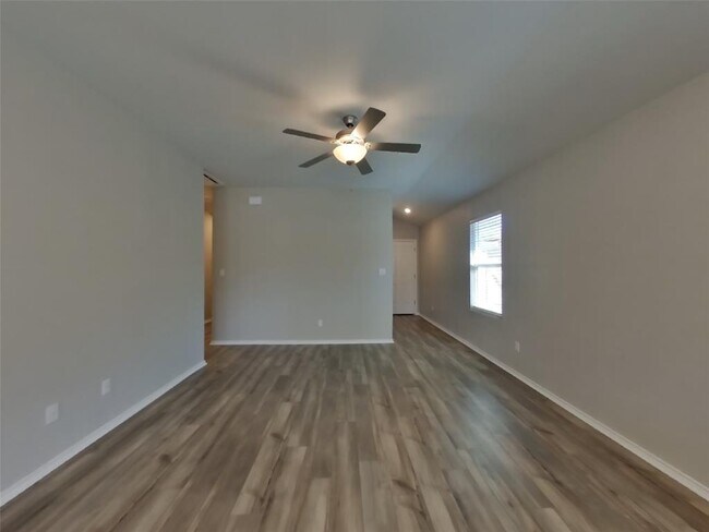 Photo - 3516 Stride Ln