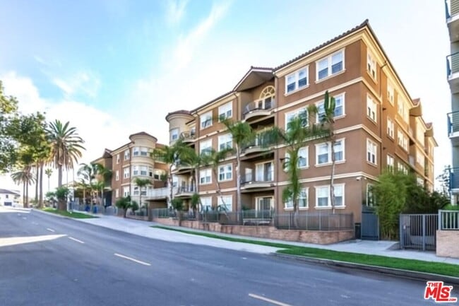 Photo - 917 S New Hampshire Ave Unit 102