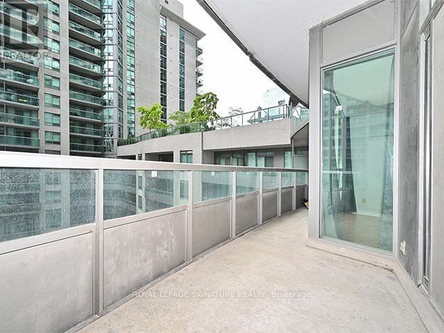 Photo - 30 Grand Trunk Crescent Unit 612