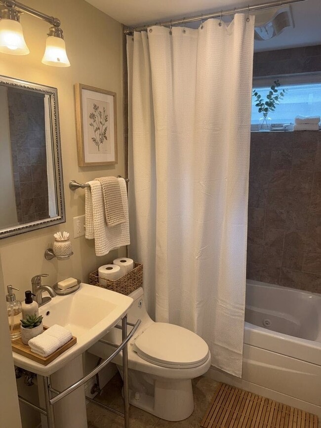 Baño principal - 12 Merrill St Unidad MerrillCambridge