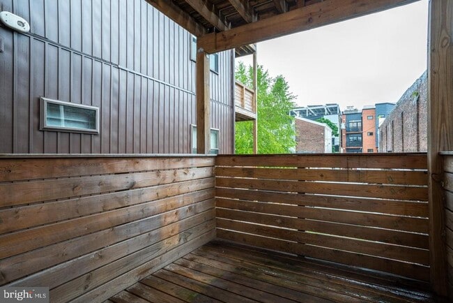 Building Photo - 927 N 2nd St Unit 2