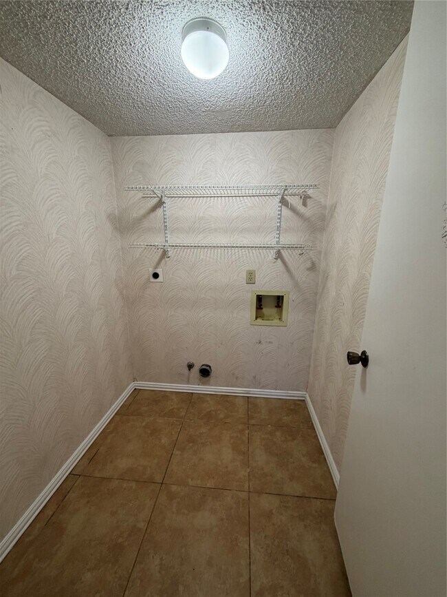 Building Photo - 13616 Garden Grove Ct Unit 371