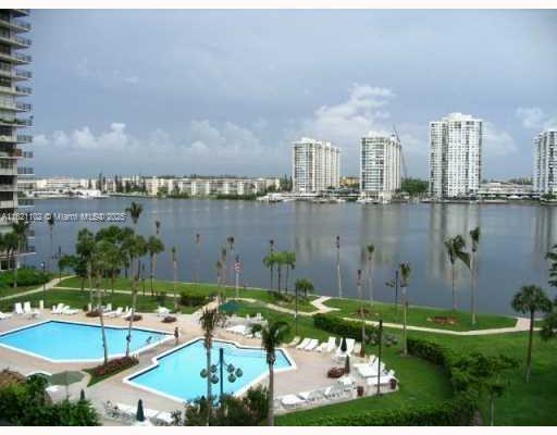 Photo - 18181 NE 31st Ct Unidad 2705 Rental