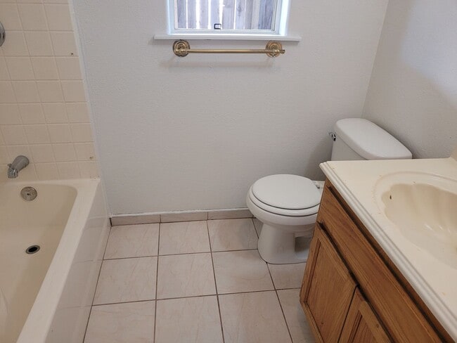 Photo - 585 South Ave