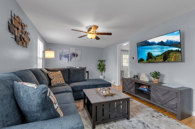 Furnished 4-Bedroom Single-Family Home in Cheektowaga