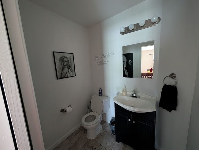 Photo - 468 Mitchell Ave