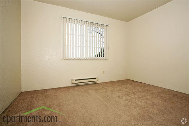 Bedroom - Peppertree Apartments