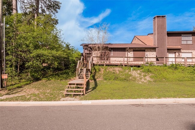 Building Photo - 514 Hickory Dr